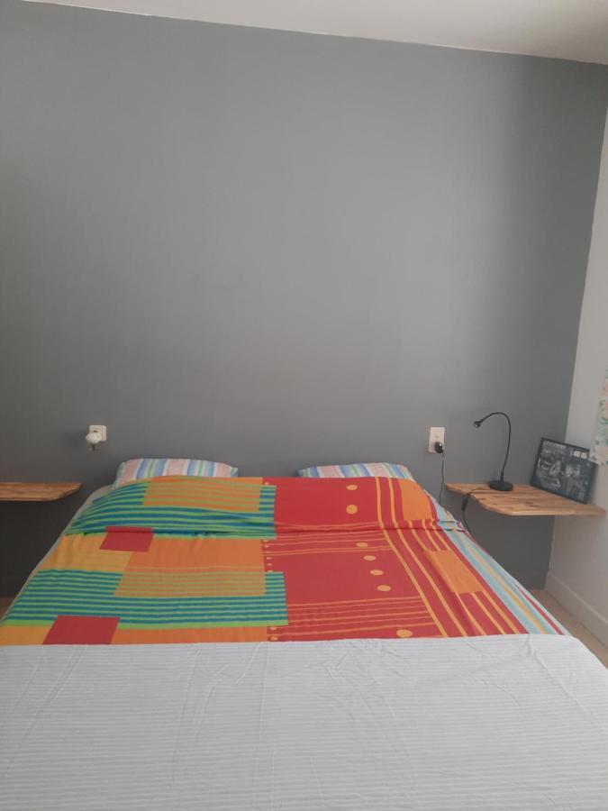 Les Coteaux De Planeze, Ideal Deplacement Pro, Chambres Individuelles Lit 160 Television Saint-Laurent-les-Tours Exterior foto